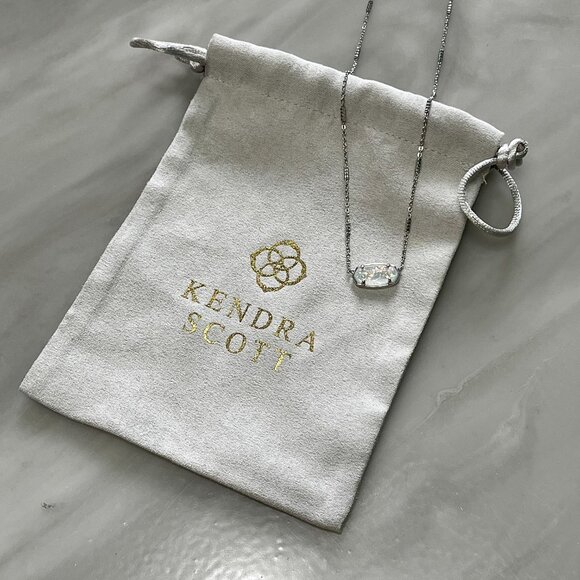 Kendra Scott Elisa White iridescent Glitter Adjustable Necklace - Picture 2 of 6